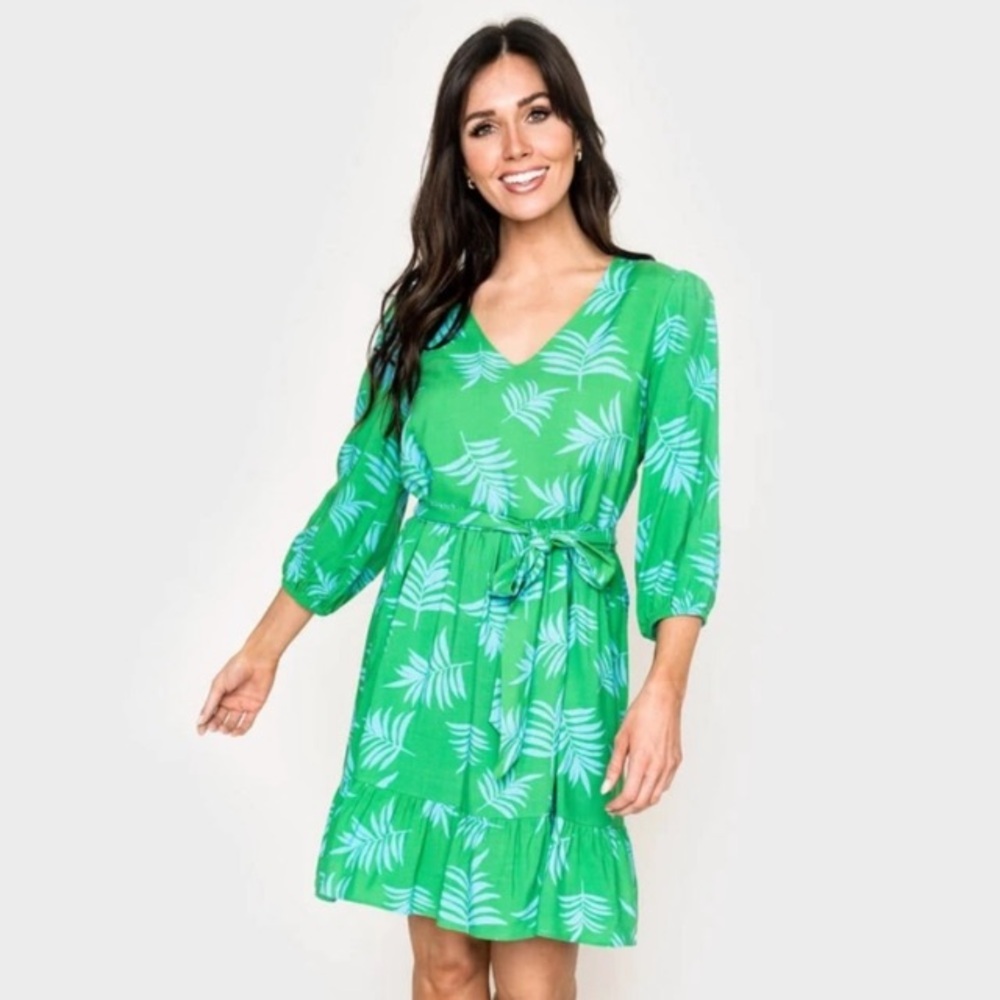 Gibsonlook / vibrant green dress with a tropical print